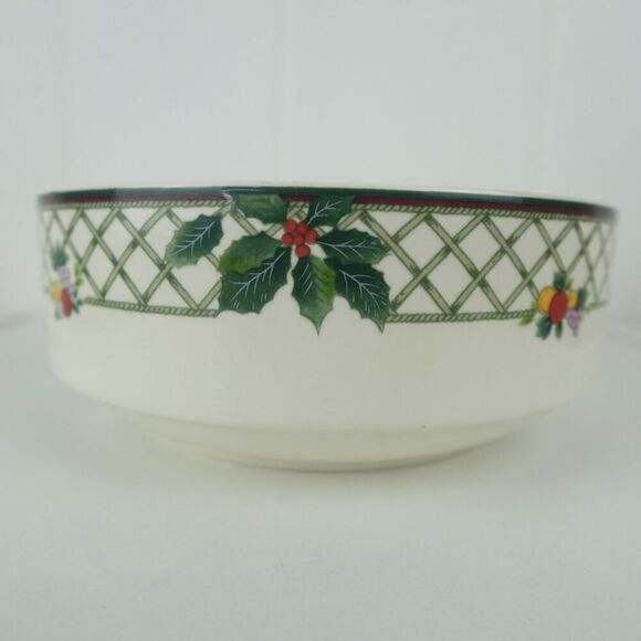 Mikasa Heritage Christmas Story Bowl Vintage 6.25" Across - Picture 7 of 7
